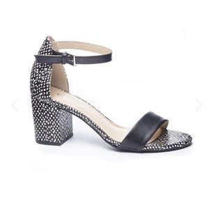 Adorable Chucky Heel Black. & White Sandals